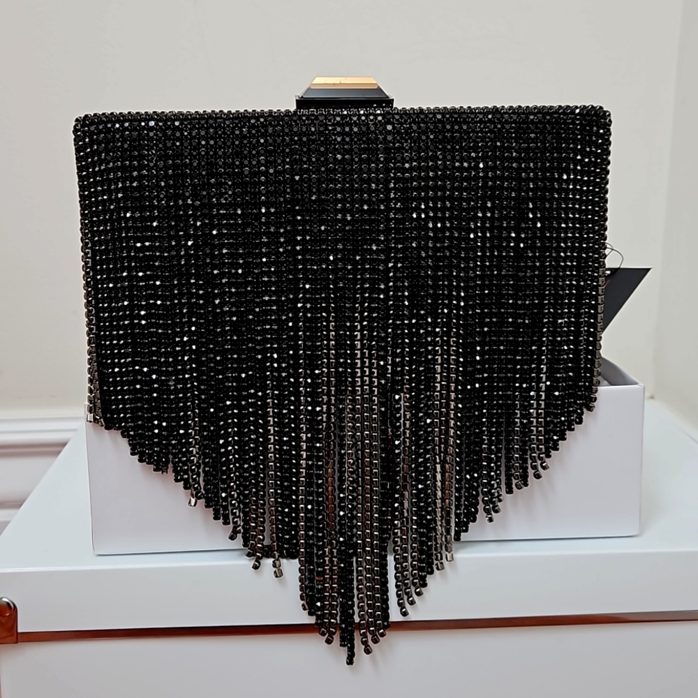 Clutch evening fringe black jeweled Sondra Robert's bag.